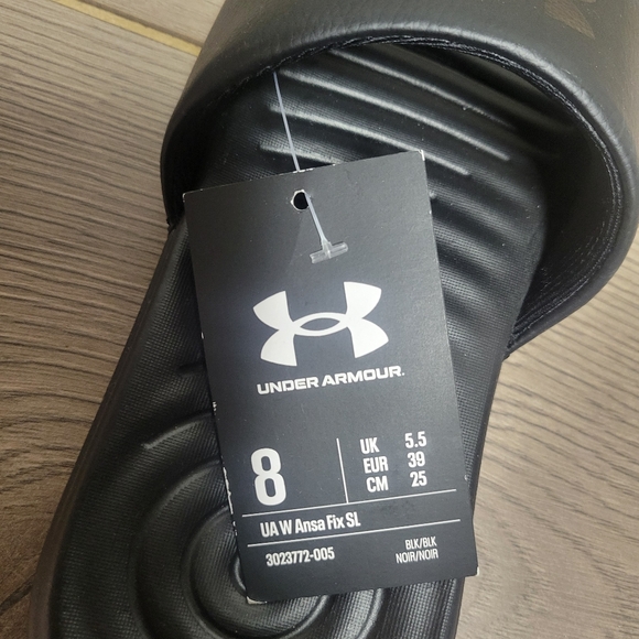 NWT Women's Under Armour size 8 black slides - Picture 6 of 6